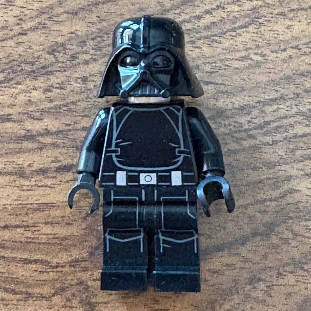LEGO Star Wars Darth Vader Minifigure Helmet Scarred Anakin Head sw0585